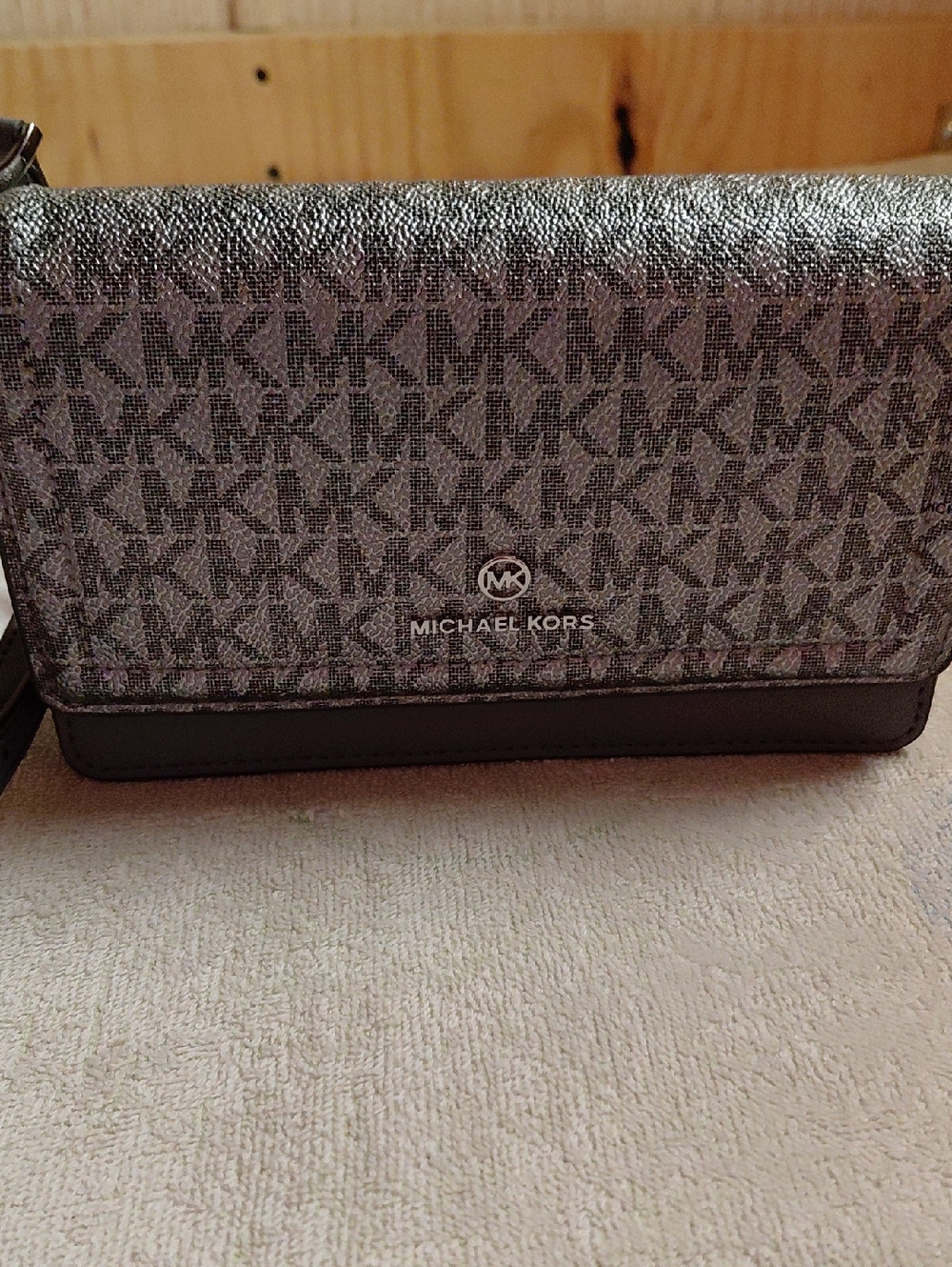 Michael Michael Kors Jet Set Charm Phone Crossbody Bag, Silver, NWT-$158 Retail